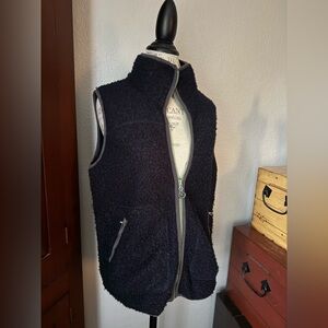 Woolrich Medium Navy Blue Zippered Fleece Vest